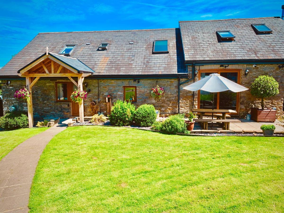 Beudy Bach Bed & Breakfast Cross Hands Екстериор снимка