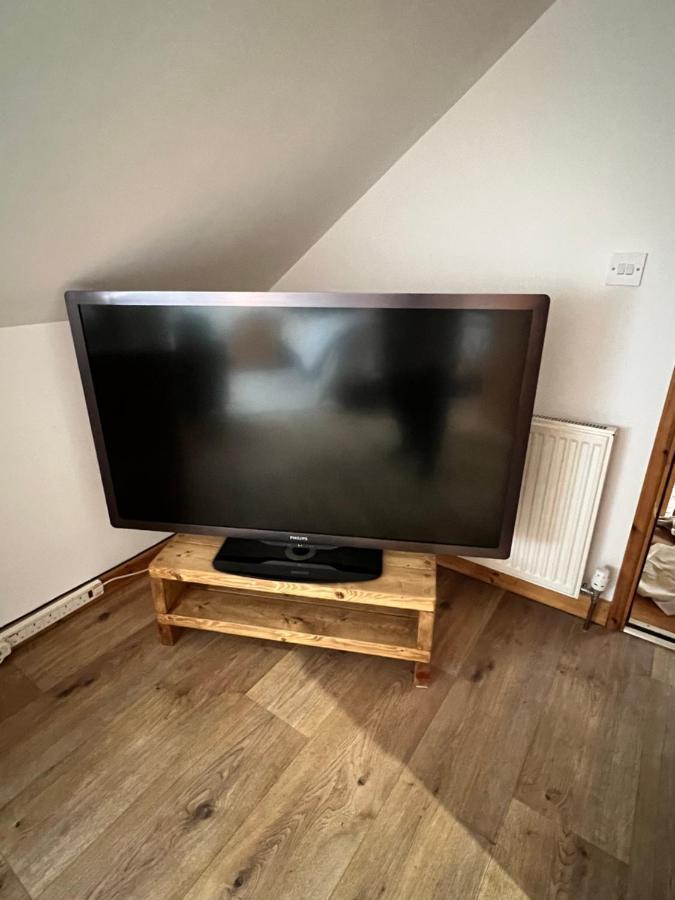 Beudy Bach Bed & Breakfast Cross Hands Екстериор снимка