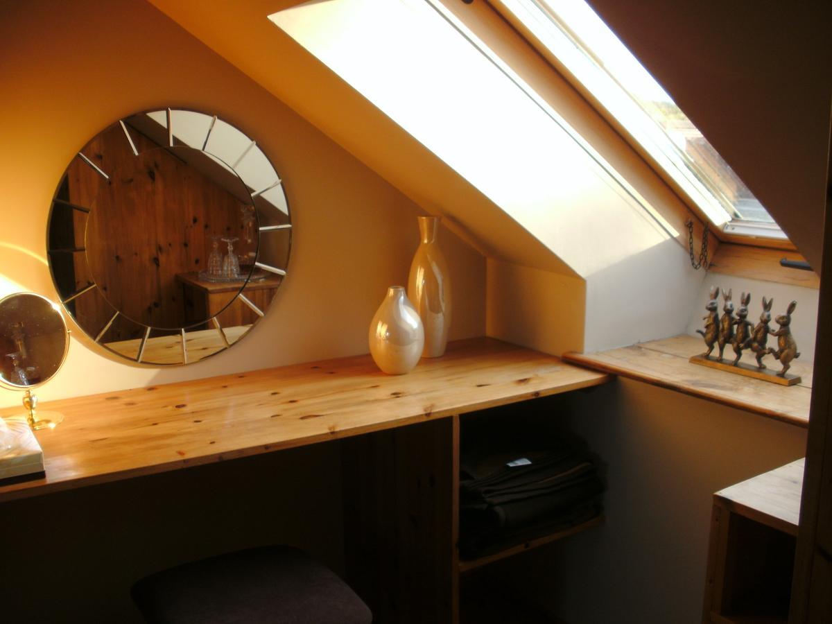 Beudy Bach Bed & Breakfast Cross Hands Екстериор снимка
