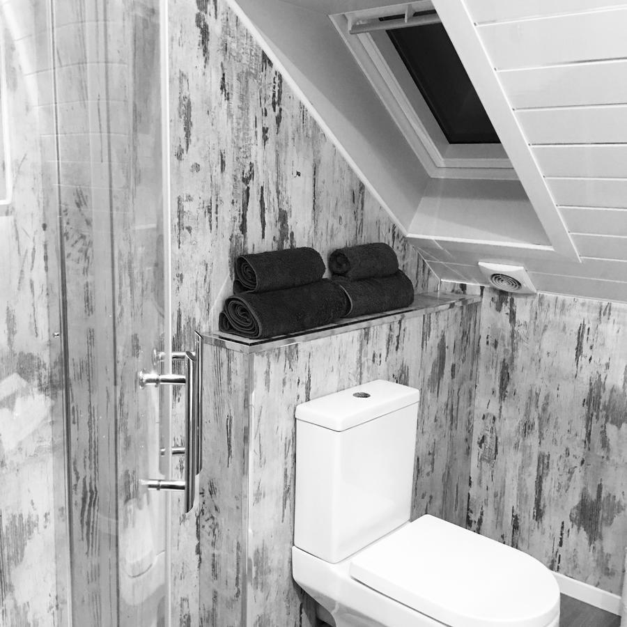 Beudy Bach Bed & Breakfast Cross Hands Екстериор снимка