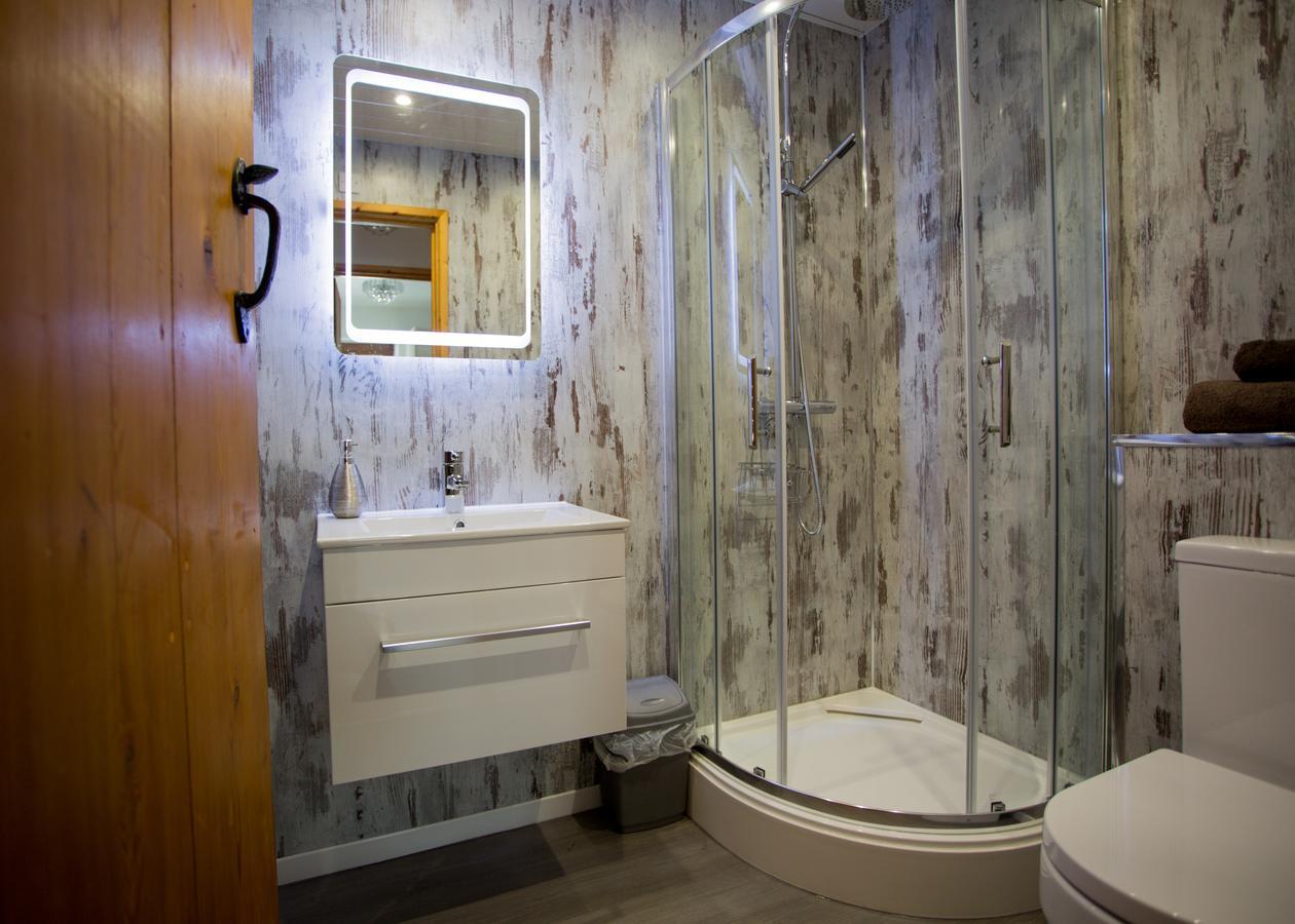 Beudy Bach Bed & Breakfast Cross Hands Екстериор снимка